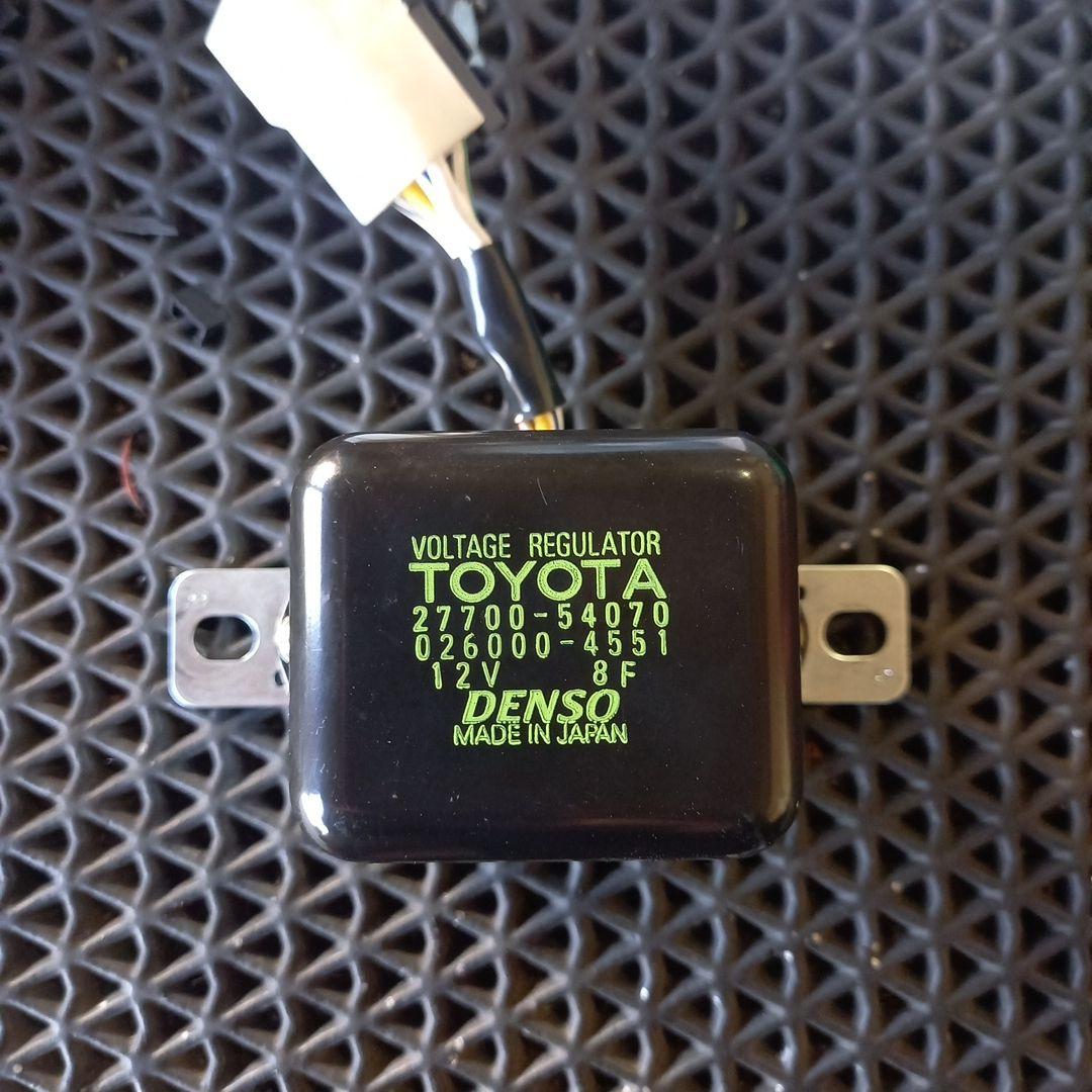 トヨタ ボルテージレギュレーター 27700-54070
