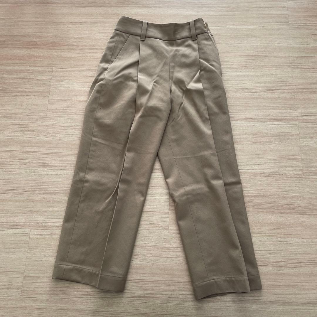 マーガレットハウエル　ベージュ プリーツ入り チノパン MARGARET HOWELL（マーガレットハウエル）の「NEW BASIC CHINO（その他
