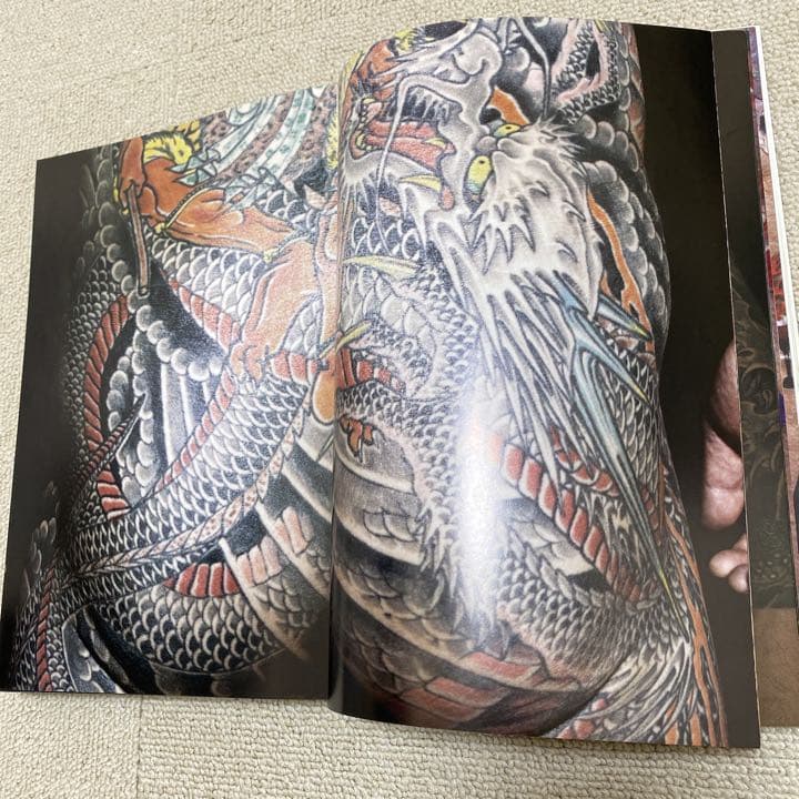 絶版】三代目彫よし 写真集「JB × H3」Gomineko Books - メルカリ