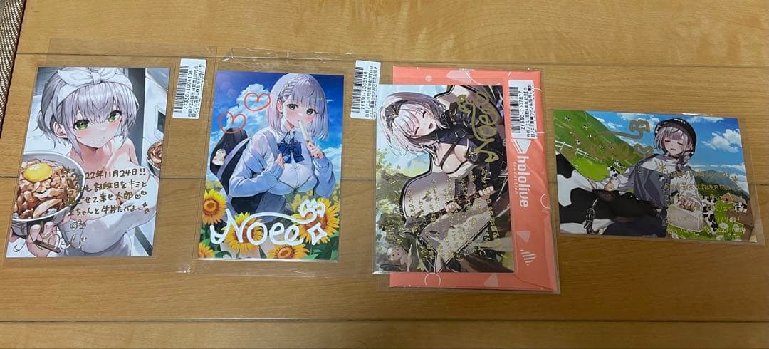 白銀ノエル サイン入りポストカード4種セット - メルカリ
