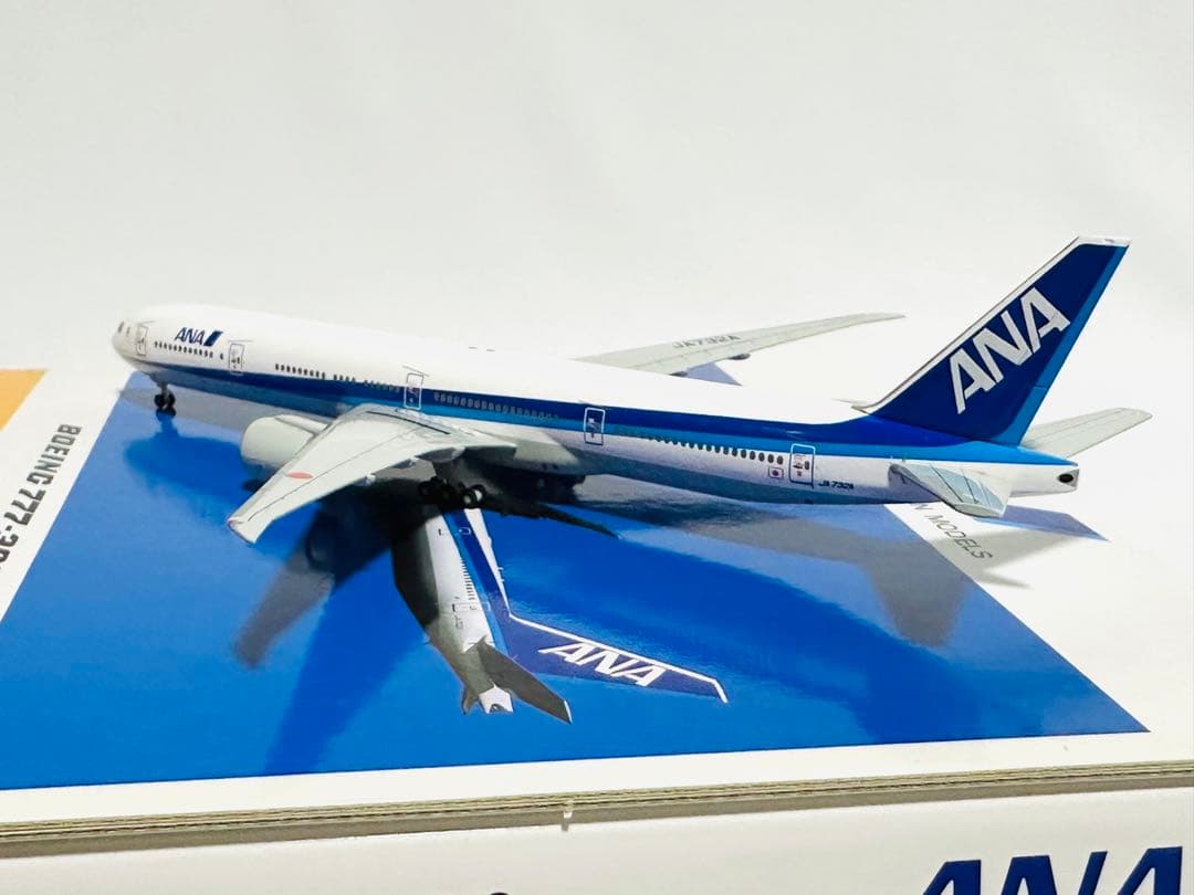全日空商事 1/400 ANA 777-300ER NH40013 - メルカリ