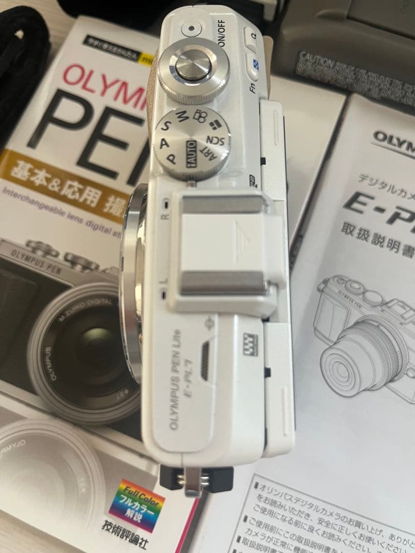 ♡OLYMPUS PEN Lite E-PL7 +付属品・レンズおまけはご希望で