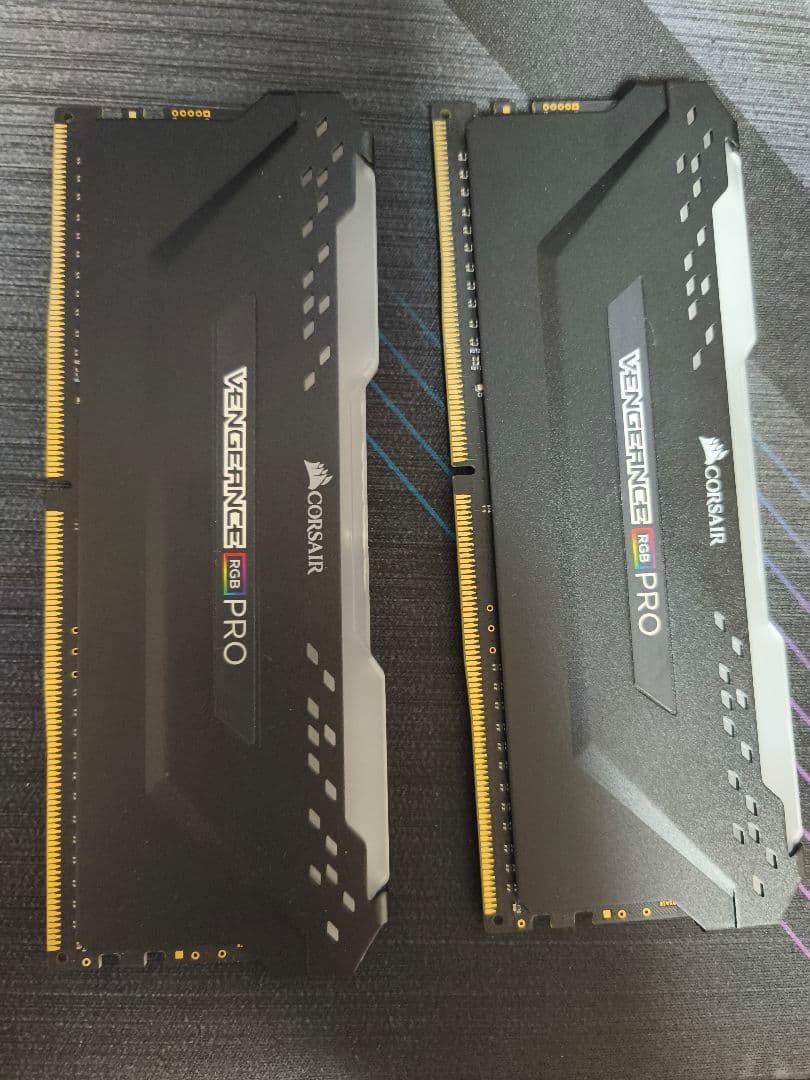 メモリー CORSAIR Vengeance RGB PRO 16GB DDR4 VENGEANCE® RGB PRO 16GB (2 x 8GB) DDR4 DRAM 3200MHz C16 Memory Kit