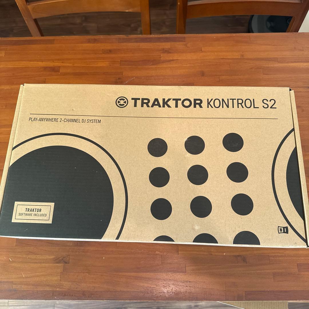 期間限定大特価】TRAKTOR KONTROL S2 MK3 【早い者勝ち】