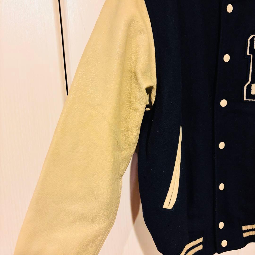 マックレガー スタジャン ネイビー アイボリー M刺繍 袖レザー