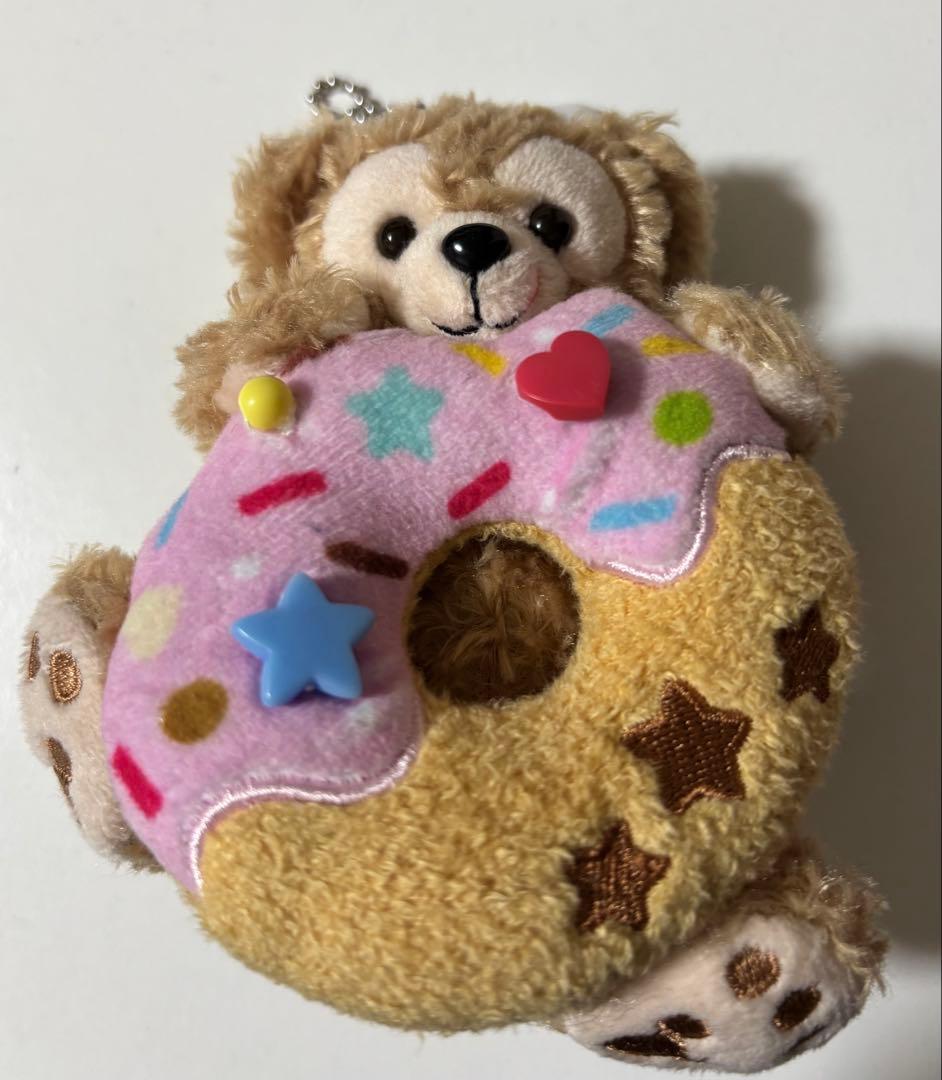 ダッフィー フィルド・ウィズ・ジョイ！ ぬいぐるみバッジ - メルカリ