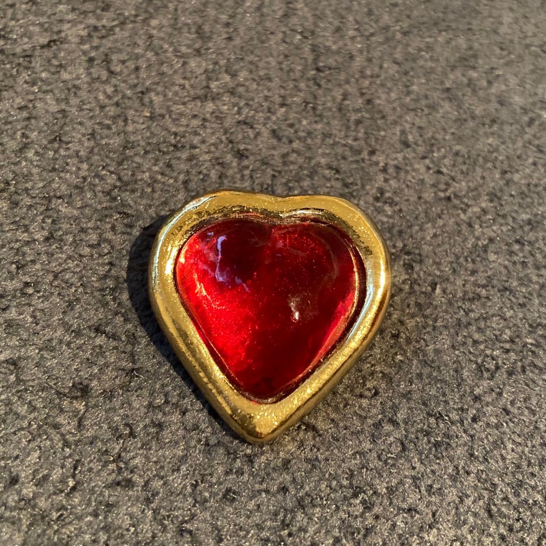 イヴ・サンローラン ハート型ブローチ ヴィンテージ イヴ・サンローラン - ヴィンテージ レッド ハート ブローチ - Etsy 日本