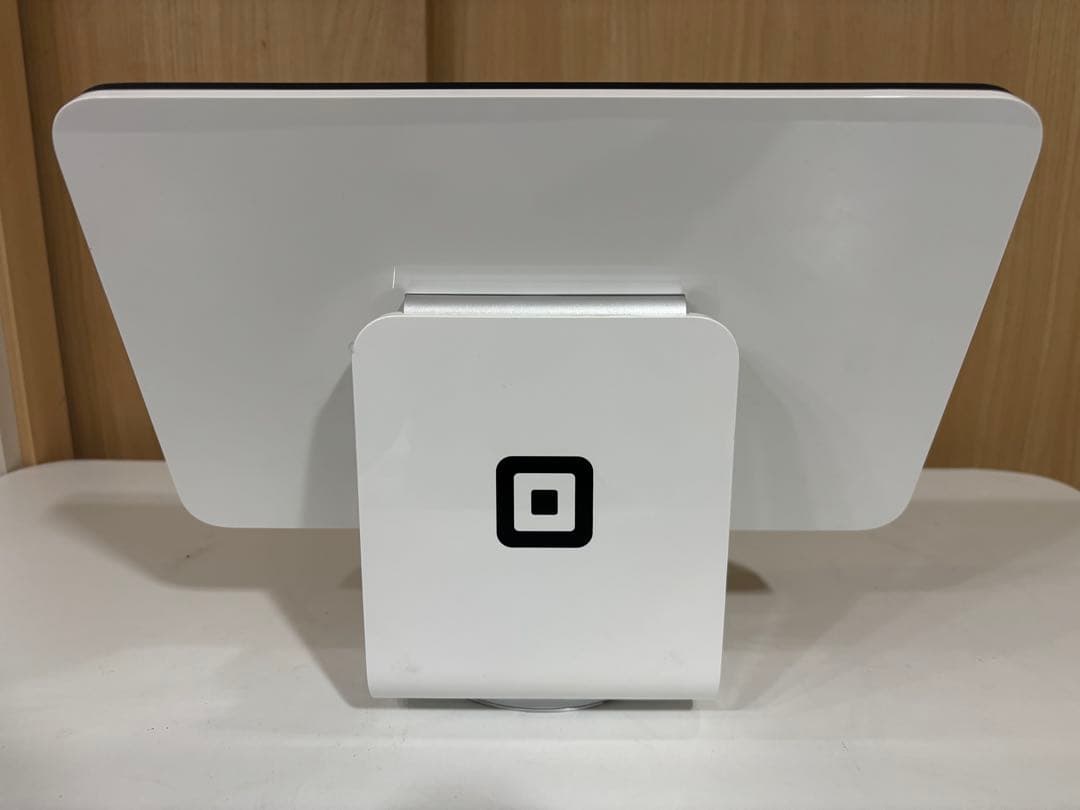 Square スタンド（第2世代、Lightning対応)IPAD POSレジ化 - メルカリ