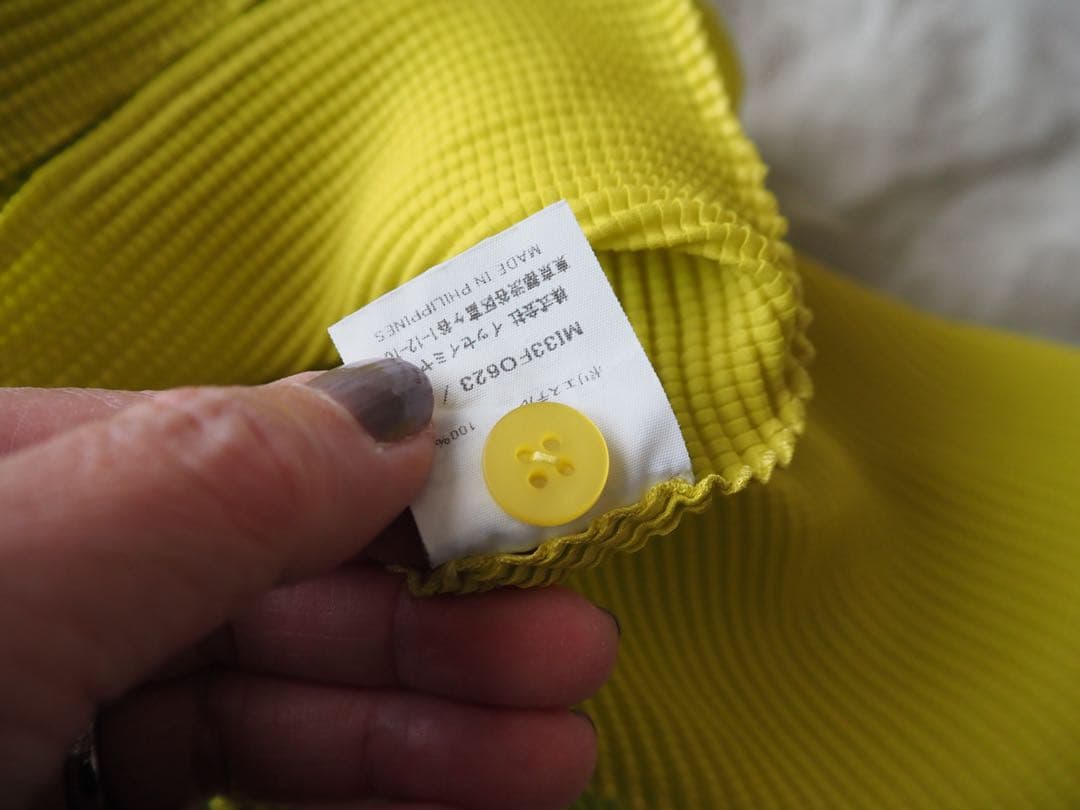 イッセイミヤケミー蛍光イエロー ドルマンスリーブ トップス - メルカリ