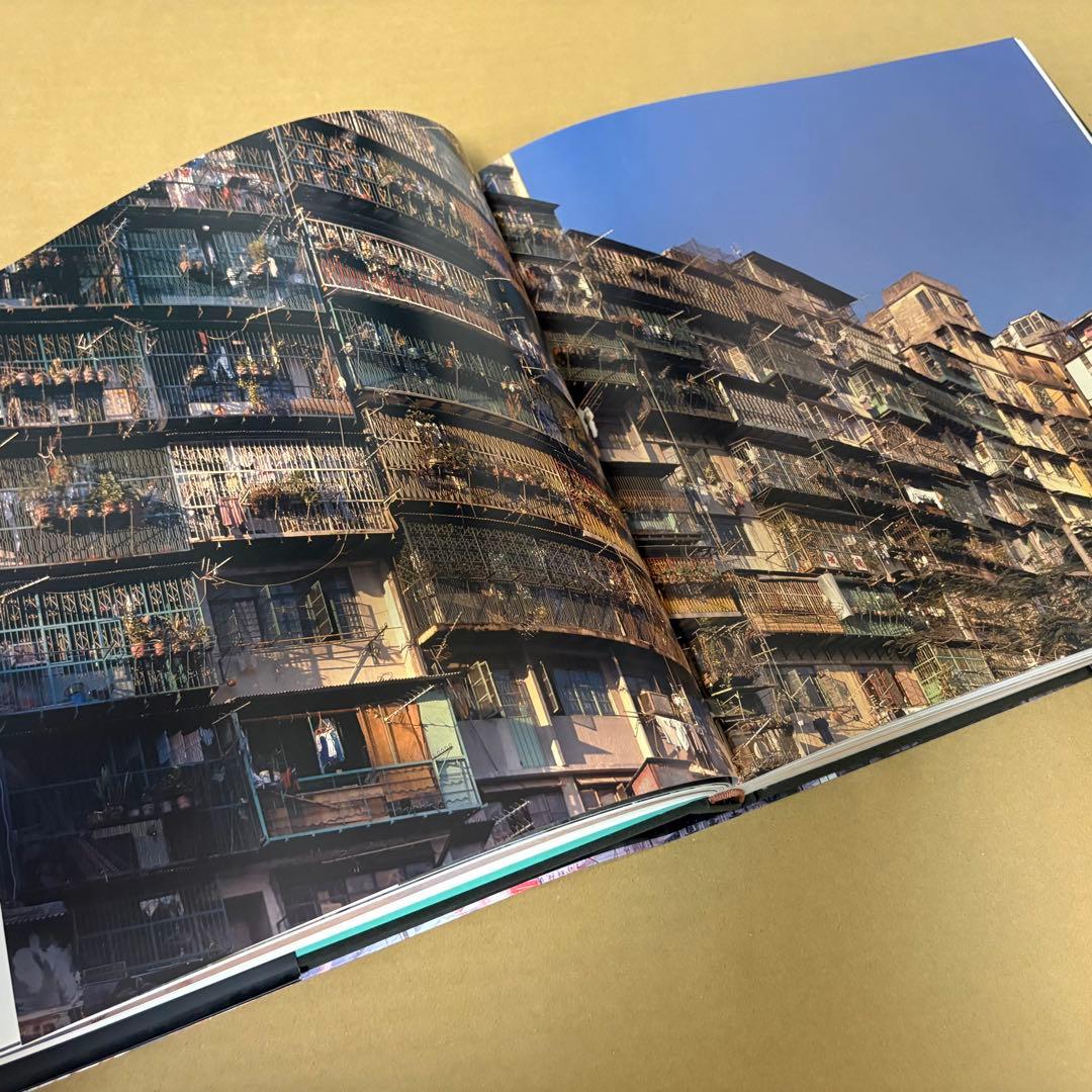 洋書】City of Darkness: Revisited 九龍城砦 写真集 - メルカリ