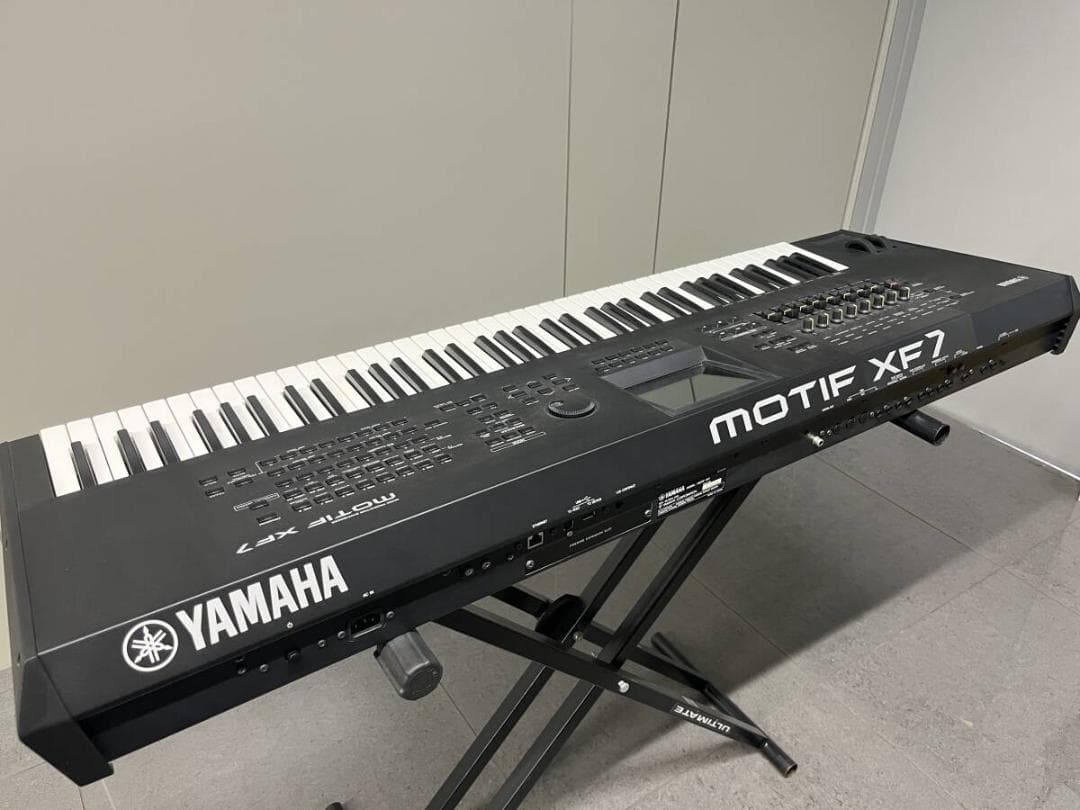 新品同様　ヤマハ MOTIF モチーフ　XF7 シンセサイザー　キーボード Yamaha MOTIF XF7 76-Key Music Production Synthesizer | Musician's