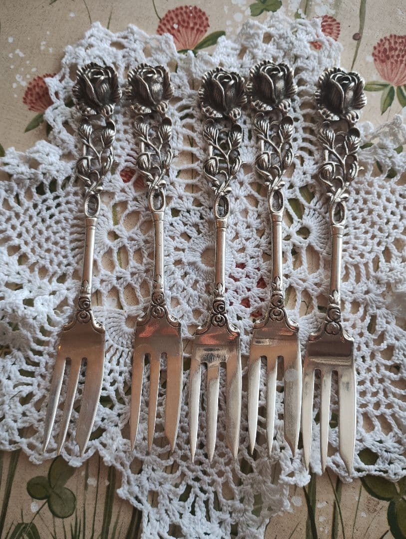 ヒルデスハイムローズ　バラ装飾ヴィンテージフォーク5本セット　刻印あり ヒルデスハイムローズ バラ装飾ヴィンテージフォーク5本セット 刻印あり