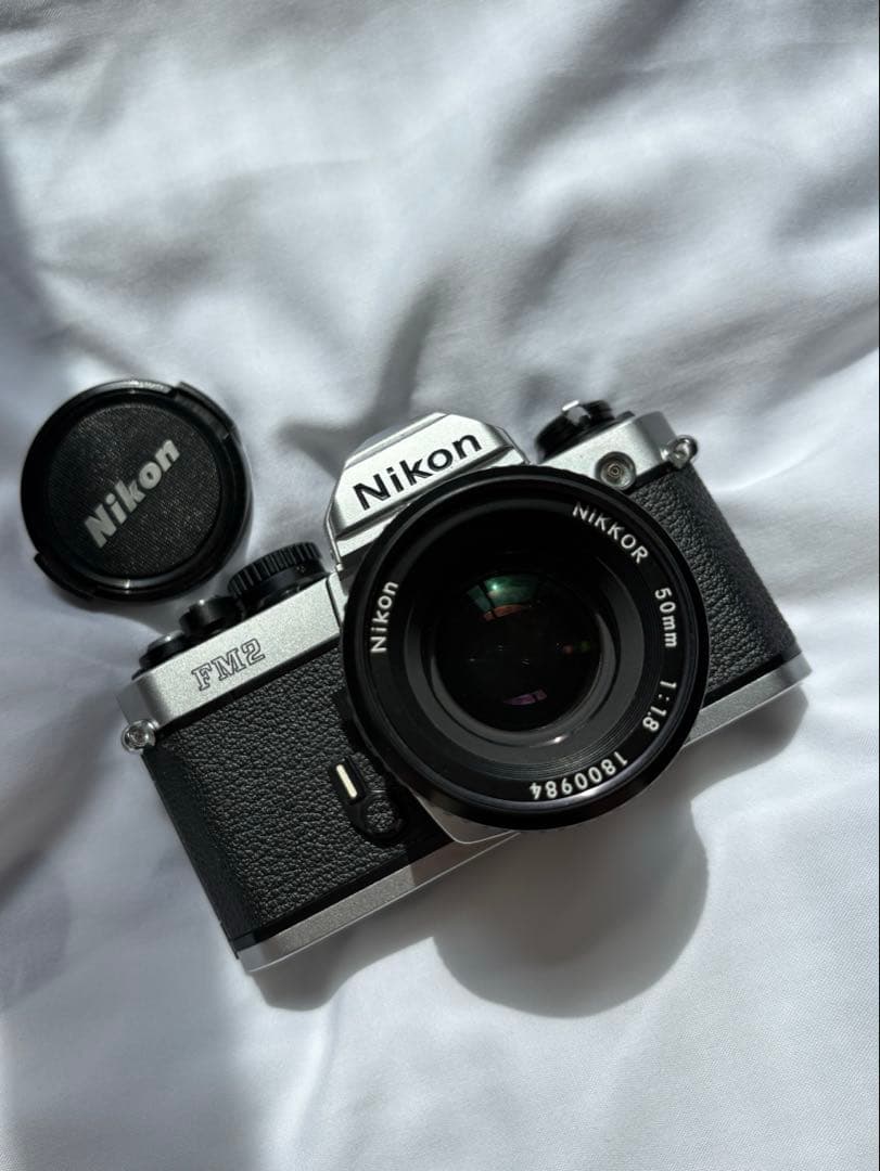 【美品】Nikon New FM2 Nikkor 50mm f/1.8付 Câmera 35mm - Nikon FM2 Honeycomb (9.5/10) + Lente 50mm f/1.4 +