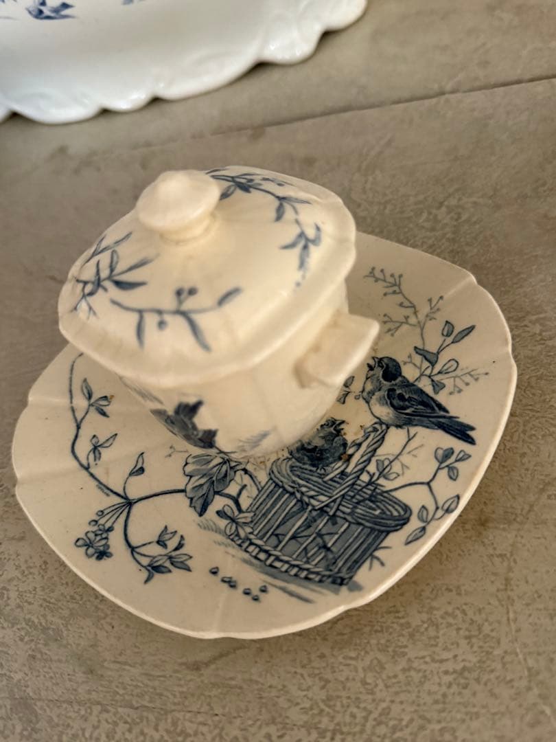 ジアンGienフランスアンティーク陶器小鳥とカゴの柄ムタディエ