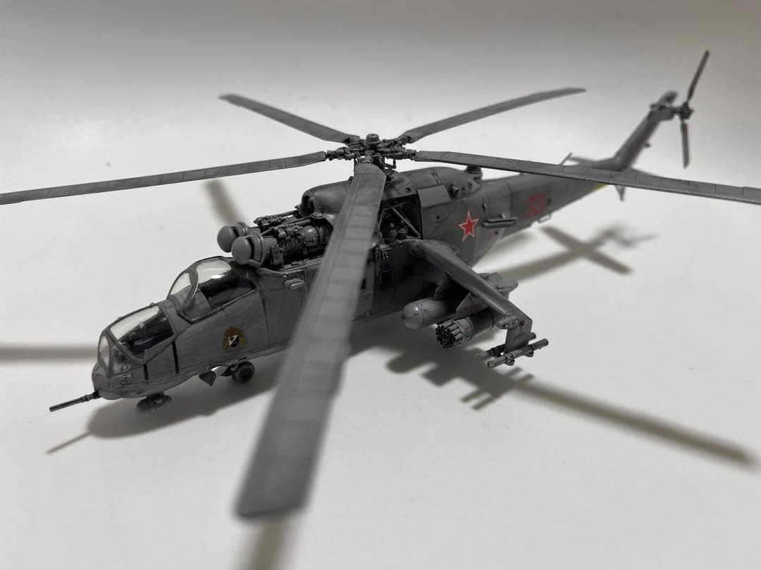 ズベズダ 1/72 ソ連軍 ミル Mi-24V/VP ハインドE 攻撃ヘリ - メルカリ