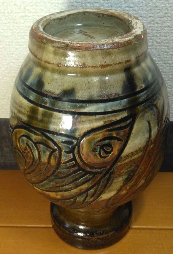 緑一色様専用】人間国宝 金城次郎 海老魚文花瓶 栞 共箱 無傷 壷屋焼