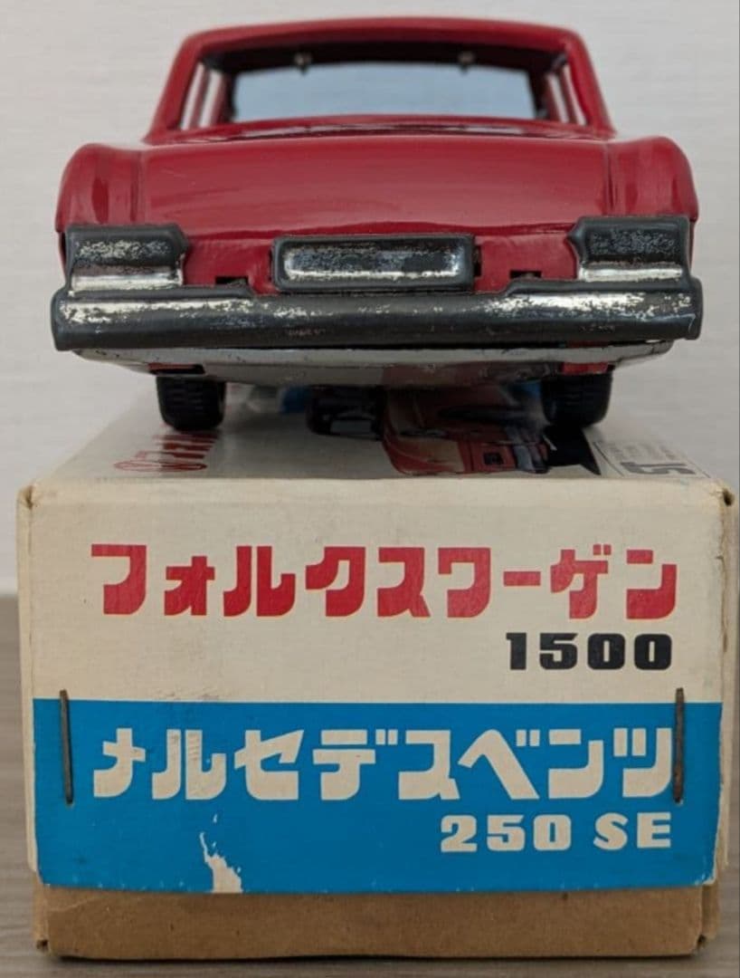 1960年代「メルセデス ベンツ250SE」ブリキカー 箱付き - メルカリ