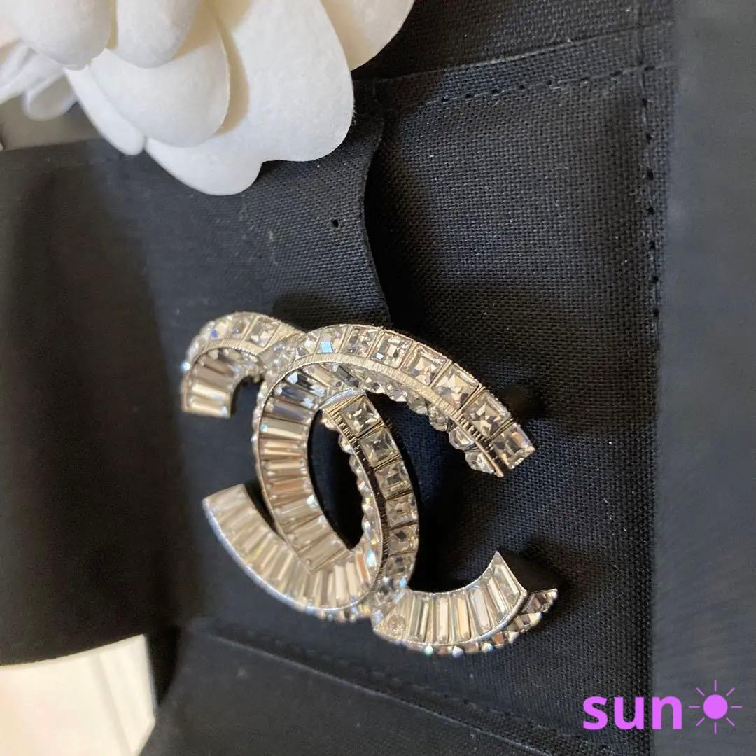 CHANEL キラキラストラス定番ブローチ 新品 2022 aw - メルカリ