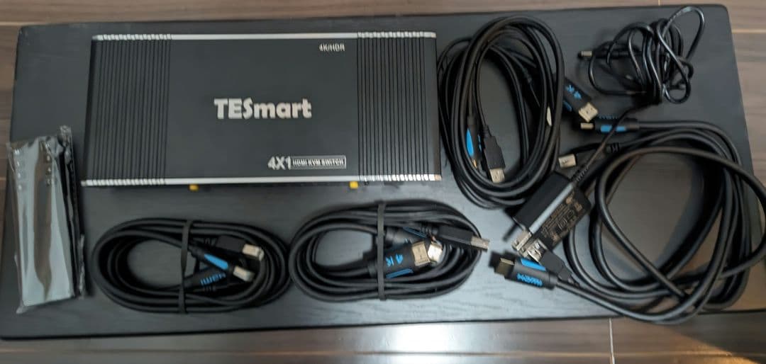 TESmart KVM HKS401-EB23 / 4入力 HDMI USB - メルカリ