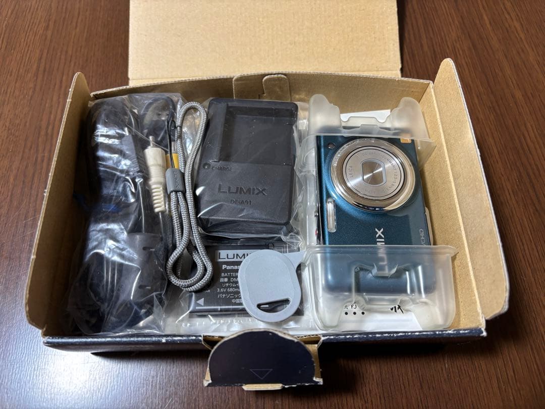 Panasonic LUMIX DMC-FX77 ブルー 動作確認済み 傷あり