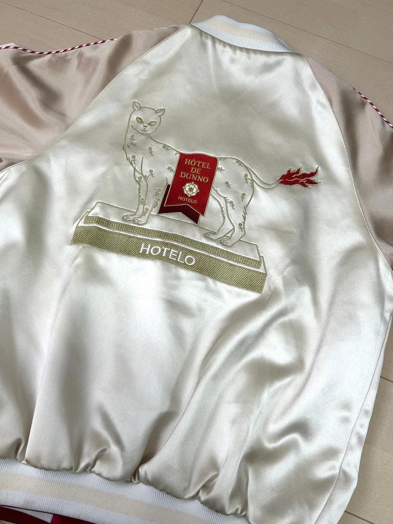 HOTELO スカジャン リバーシブル 赤 白 刺繍 - メルカリ