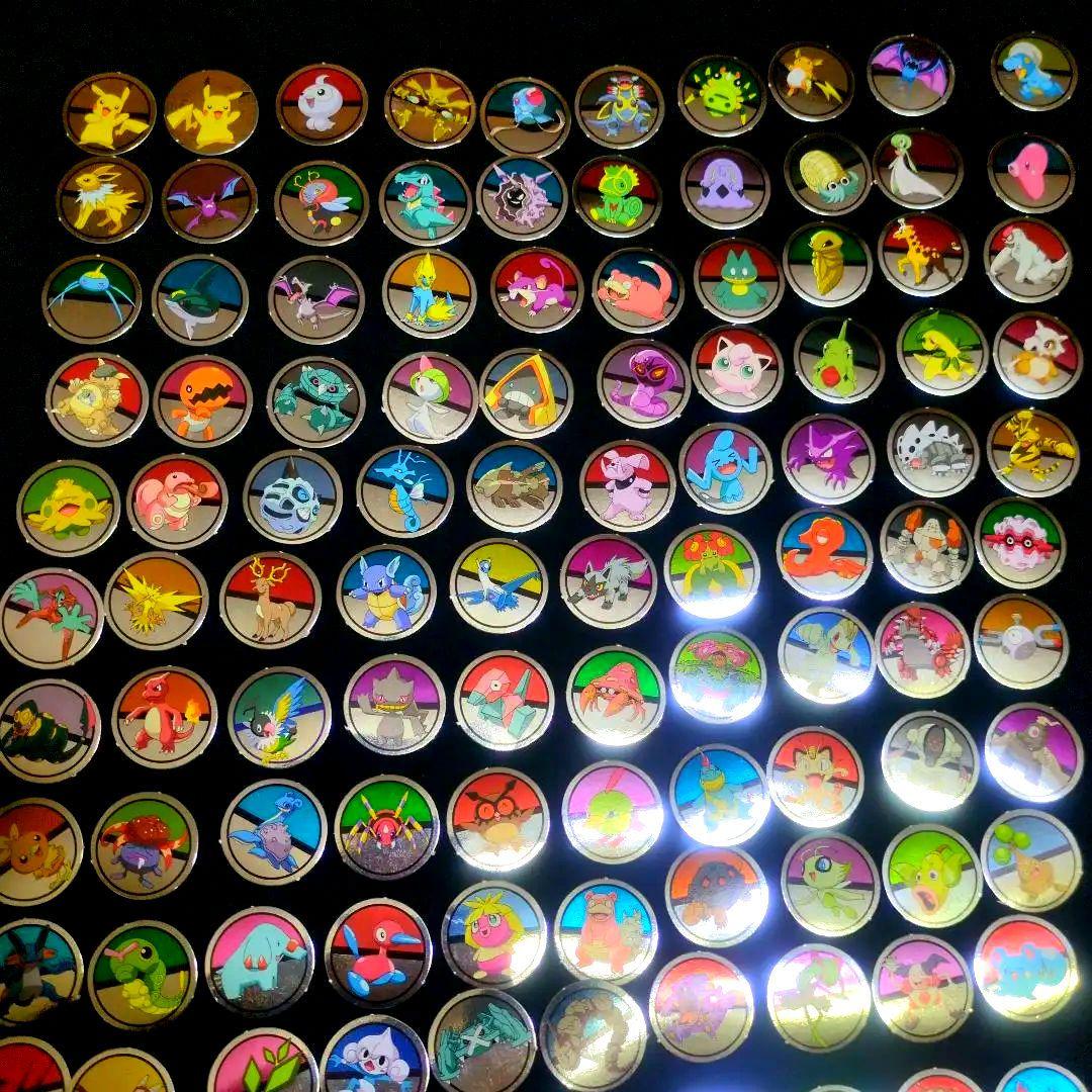 ポケモン ぎんピカ メダル 小学館 幼稚園 付録 収納缶付き249枚【希少