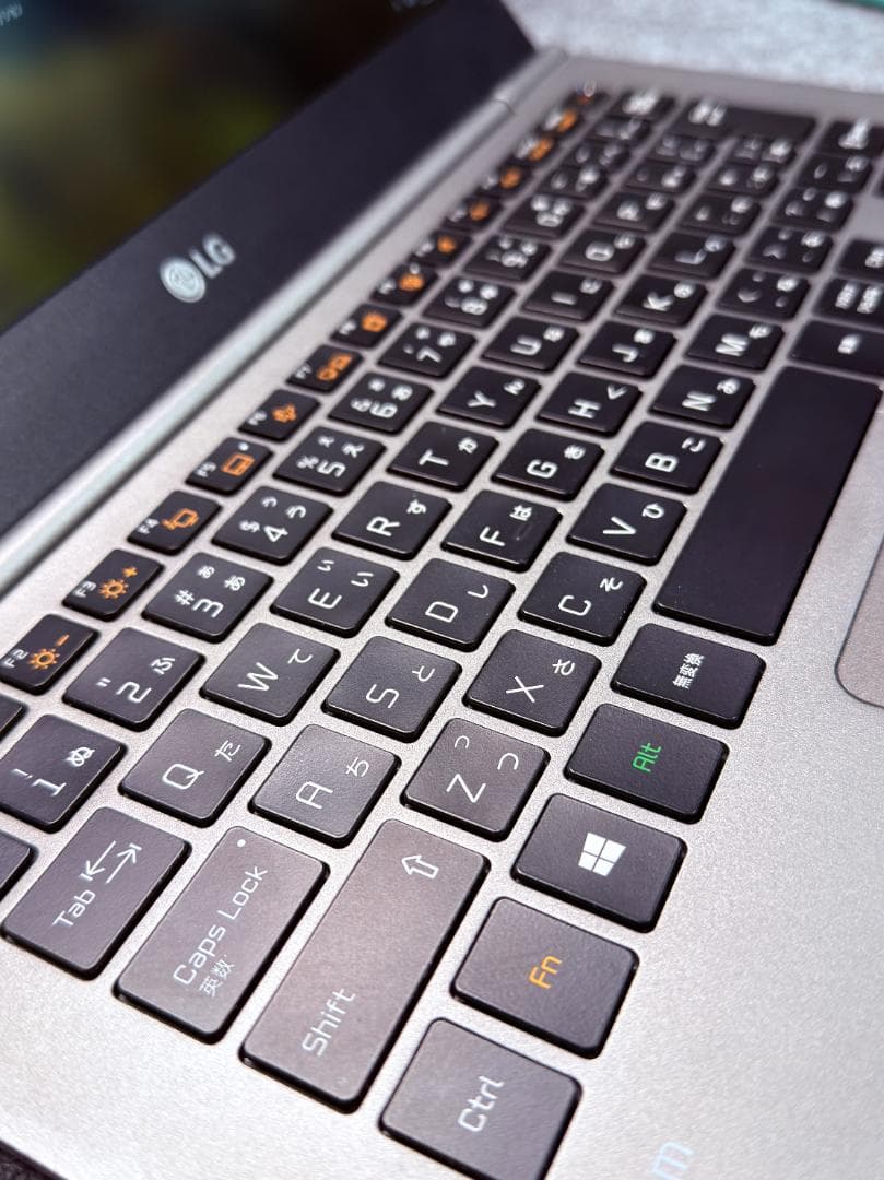 美品 LG Gram 13.3inch (13Z990-VA76J)