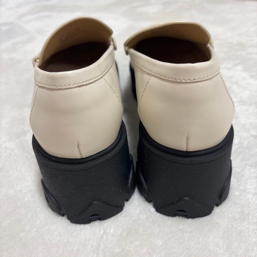 COACH ホワイト ローファー 合成皮革の通販｜www.reigneleven.com