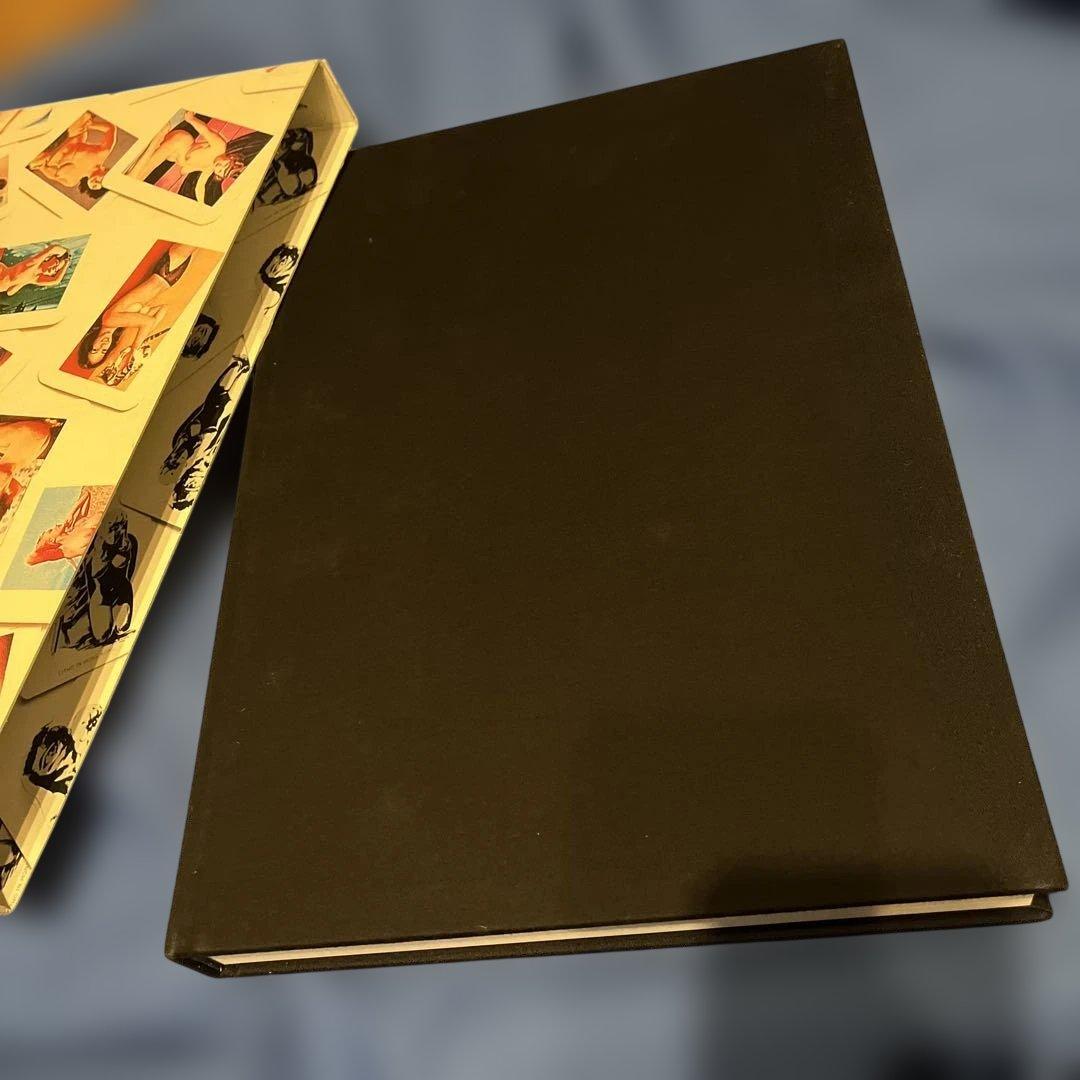 セディショナリーズ写真集