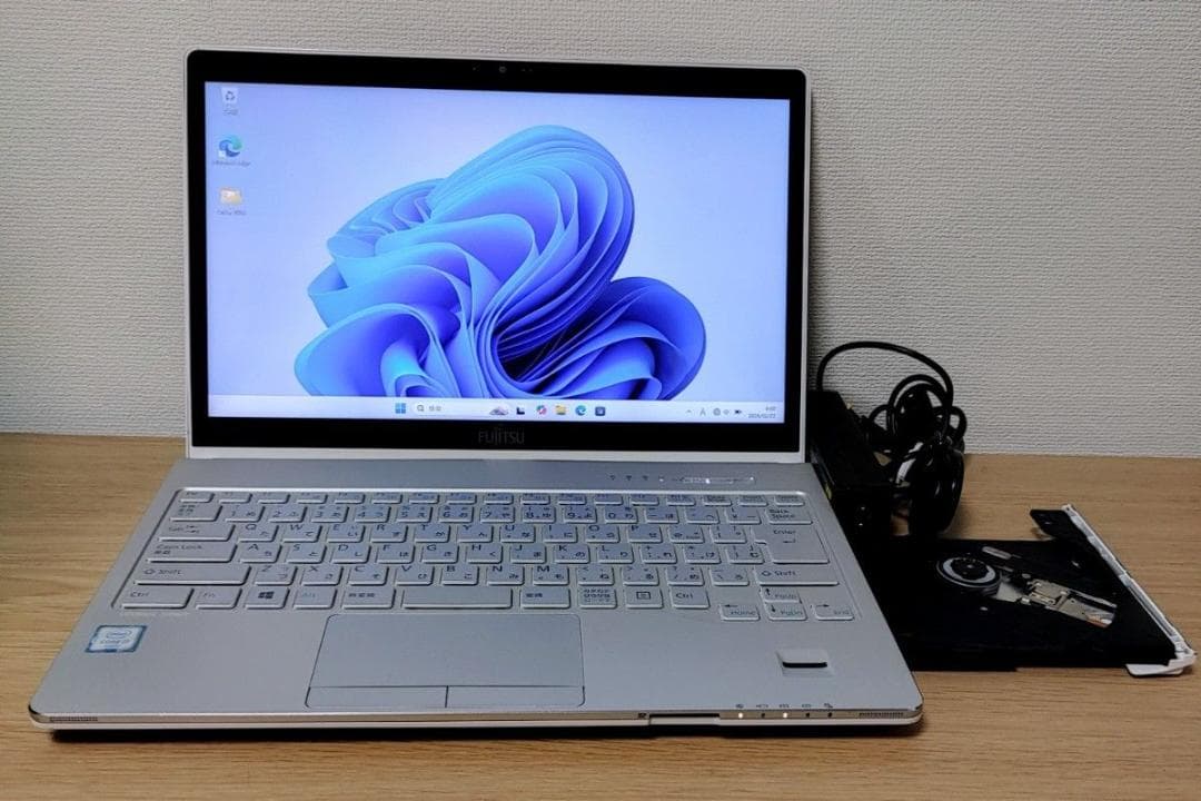 FUJITSU LIFEBOOK Corei7 メモリ8GB SSD256GB - メルカリ