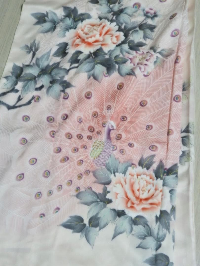 お値下げします！【仮縫い・未仕立て】振袖 正絹 白地 孔雀と牡丹柄