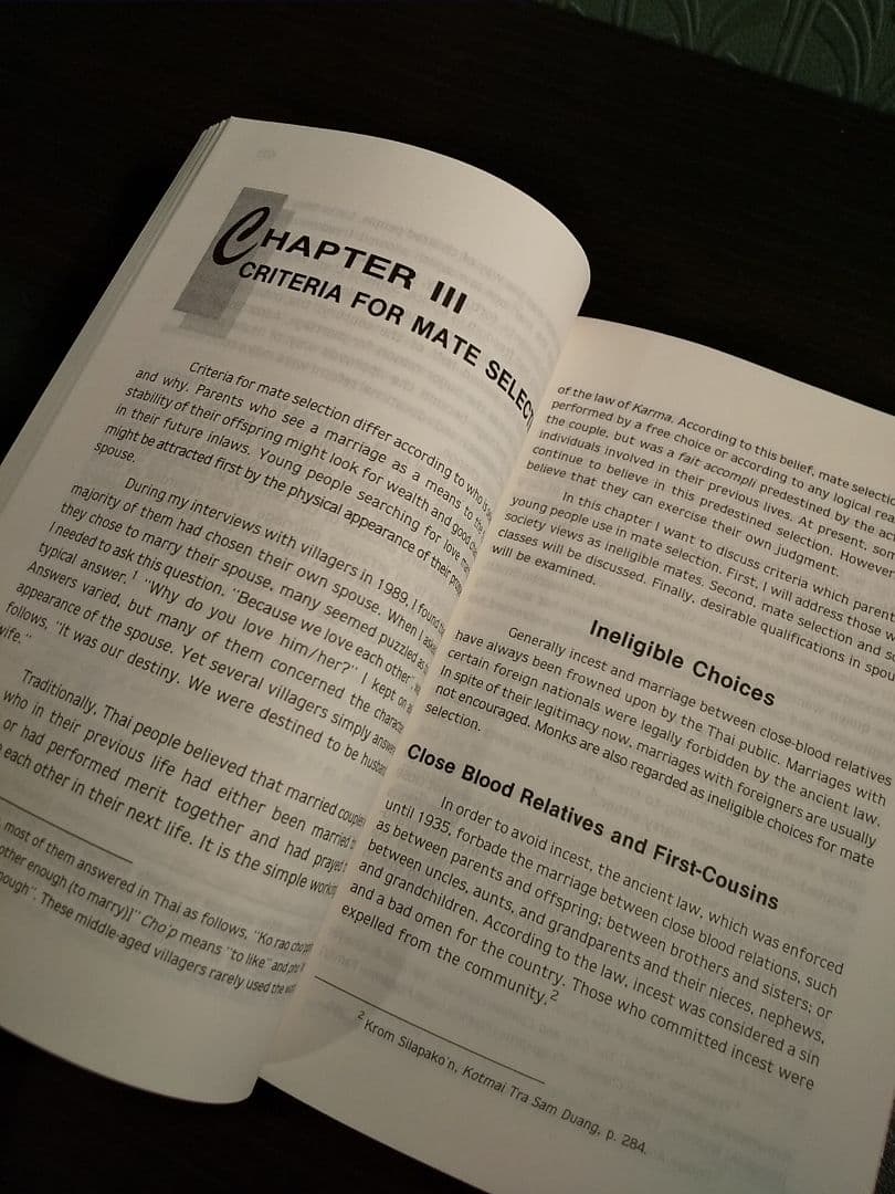 洋書〉愛と結婚：20世紀中央タイにおける配偶者選択