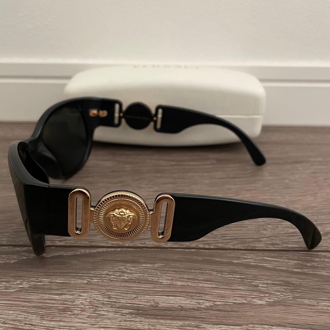 VERSACE (ヴェルサーチ) メドゥーサ ビギー サングラス - メルカリ
