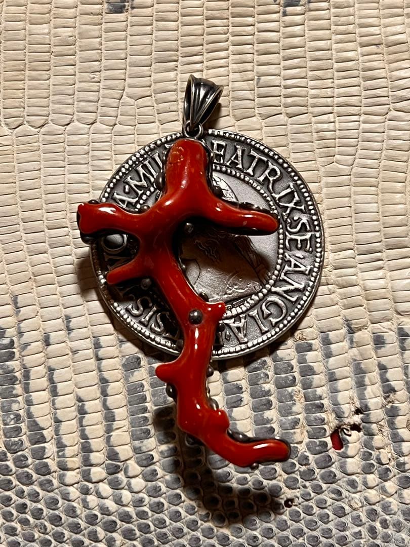 赤珊瑚と銀のペンダント silver925 珊瑚のペンダントトップ コーラル 楽天市場】【アウトレット】 赤珊瑚 ペンダント ネックレス (シルバー