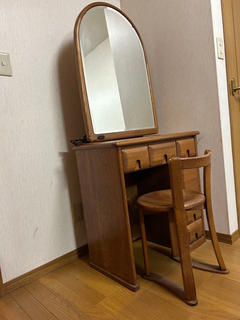 【手渡し希望】木製ドレッサー・鏡台 アーチ型ミラー付き 手渡し希望】木製ドレッサー・鏡台 アーチ型ミラー付き 手渡し希望
