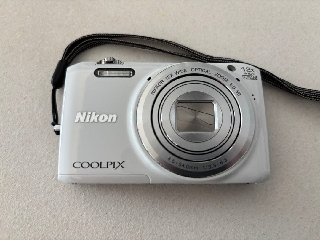 Nikon COOLPIX S6800 ホワイト デジカメ　13086 Nikon COOLPIX S6800 ホワイト デジカメ 13086 ニコン COOLPIX S6800