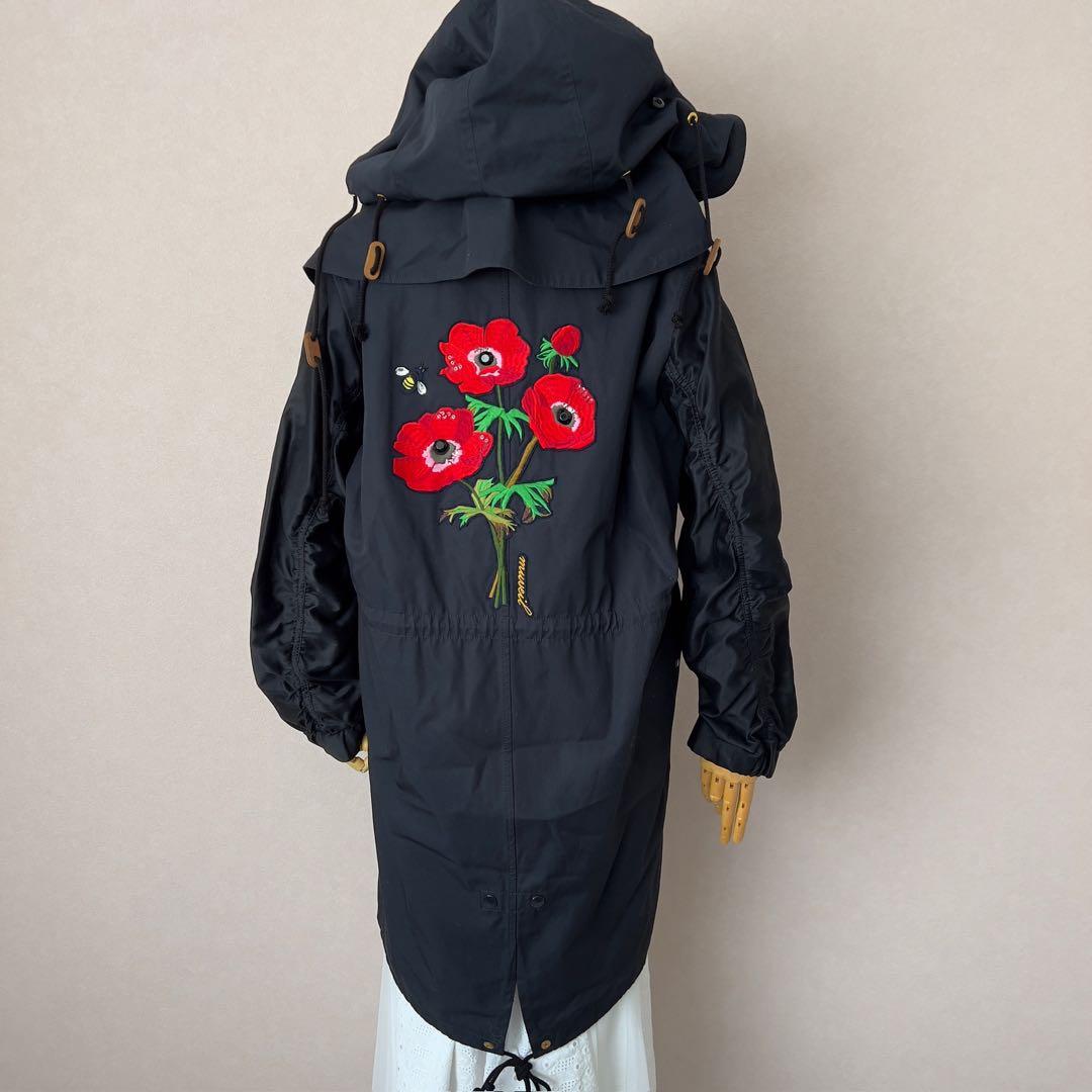 MUVEIL 花刺繍 モッズコート 金ボタン パンジー 蜂 ビジュー フード取外 MUVEIL 花刺繍 モッズコート 金ボタン パンジー 蜂 ビジュー フード取