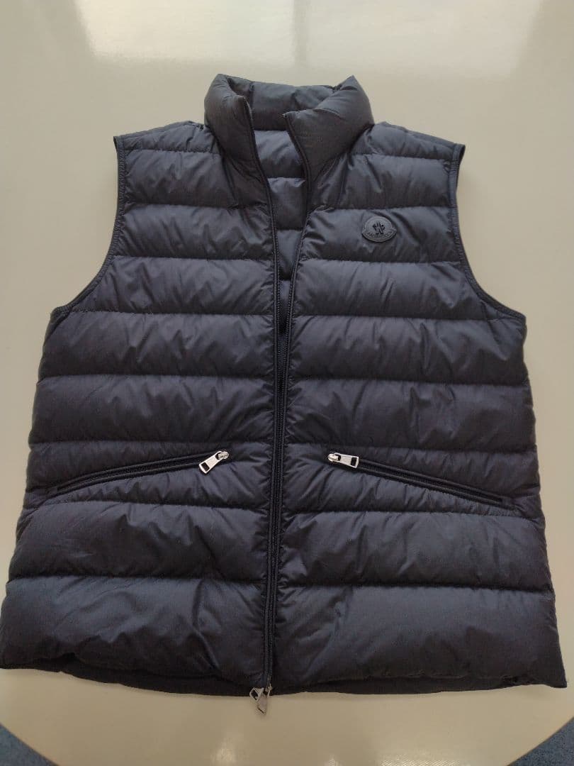 MONCLER ブラック ダウンベスト サイズ2 モンクレール ダウンベスト メンズ LUIRO ブラック MONCLER 1A000 46