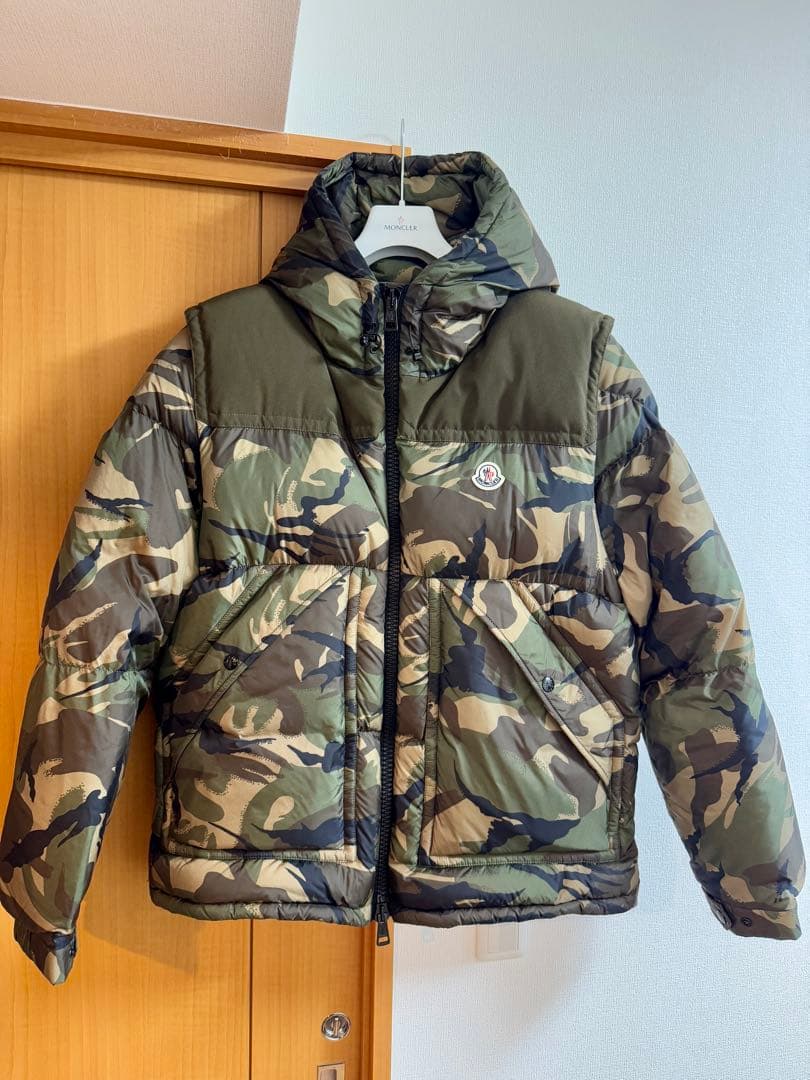 新同希少本物保証定価40万 モンクレール 迷彩ダウンジャケット サイズ4