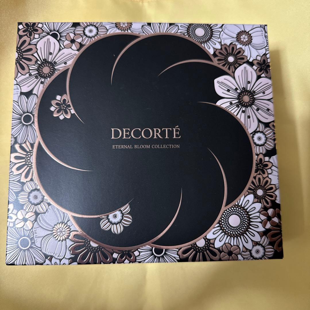コスメデコルテクリスマスコフレ 2025エターナルブルームコレクション クリスマスコフレ2025】〈コスメデコルテ〉エターナル ブルーム