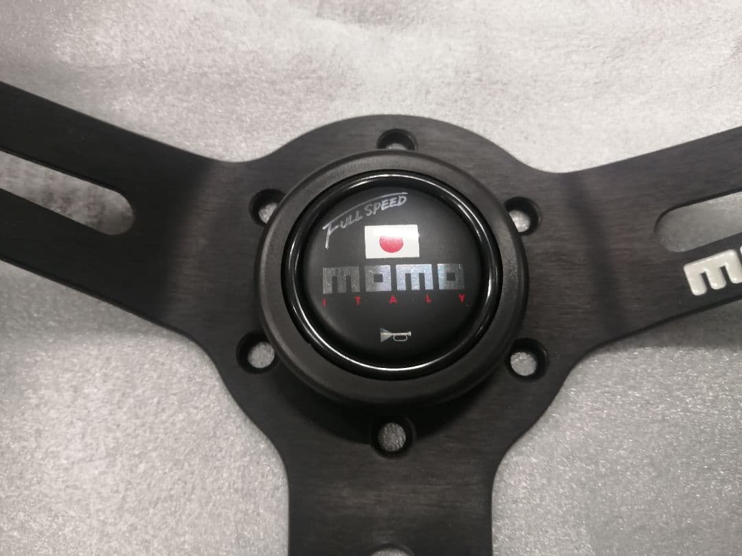 momoステアリング フルスピード ディープ 32.8π