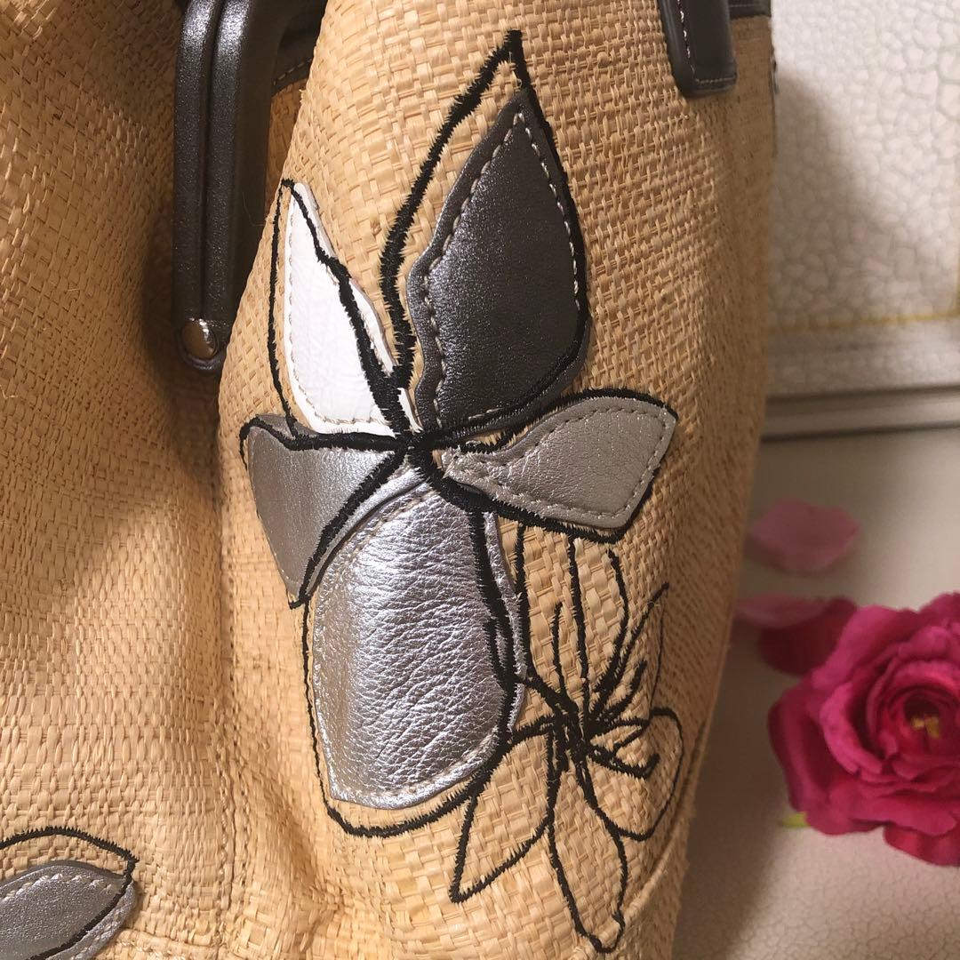 COACHストロートートバッグ フラワーハンプトンズ - メルカリ