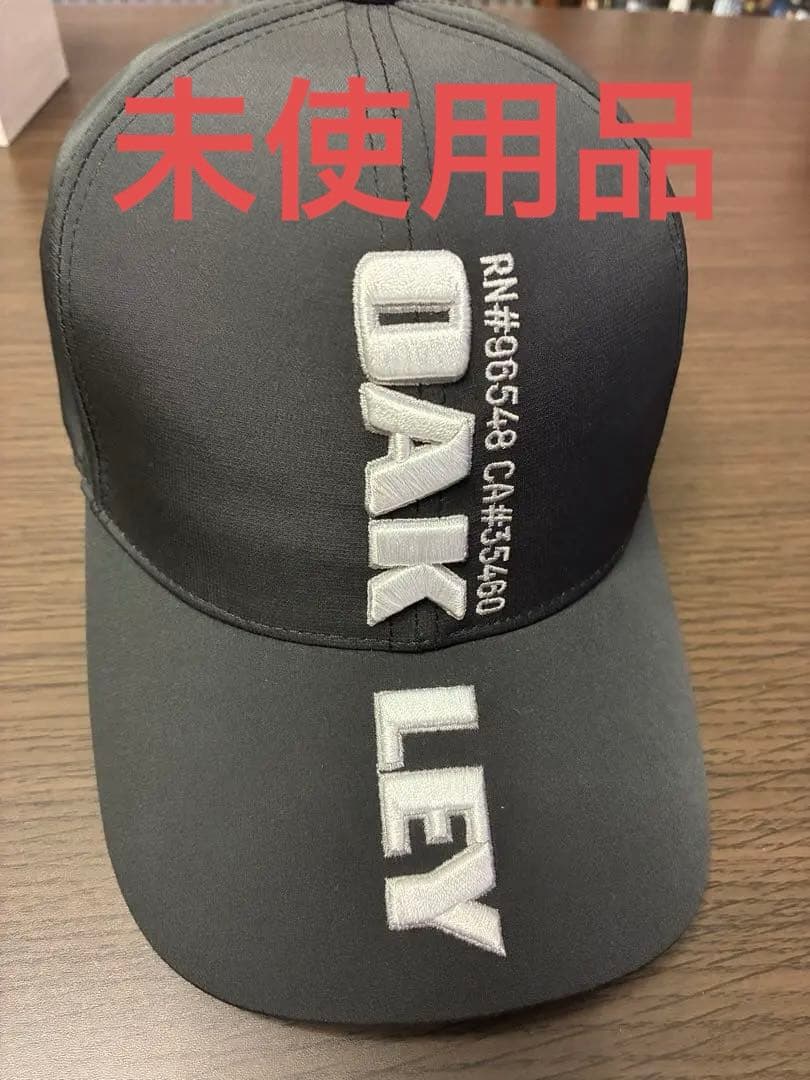 OAKLEY ブラックキャップ ロゴ刺繍 - メルカリ