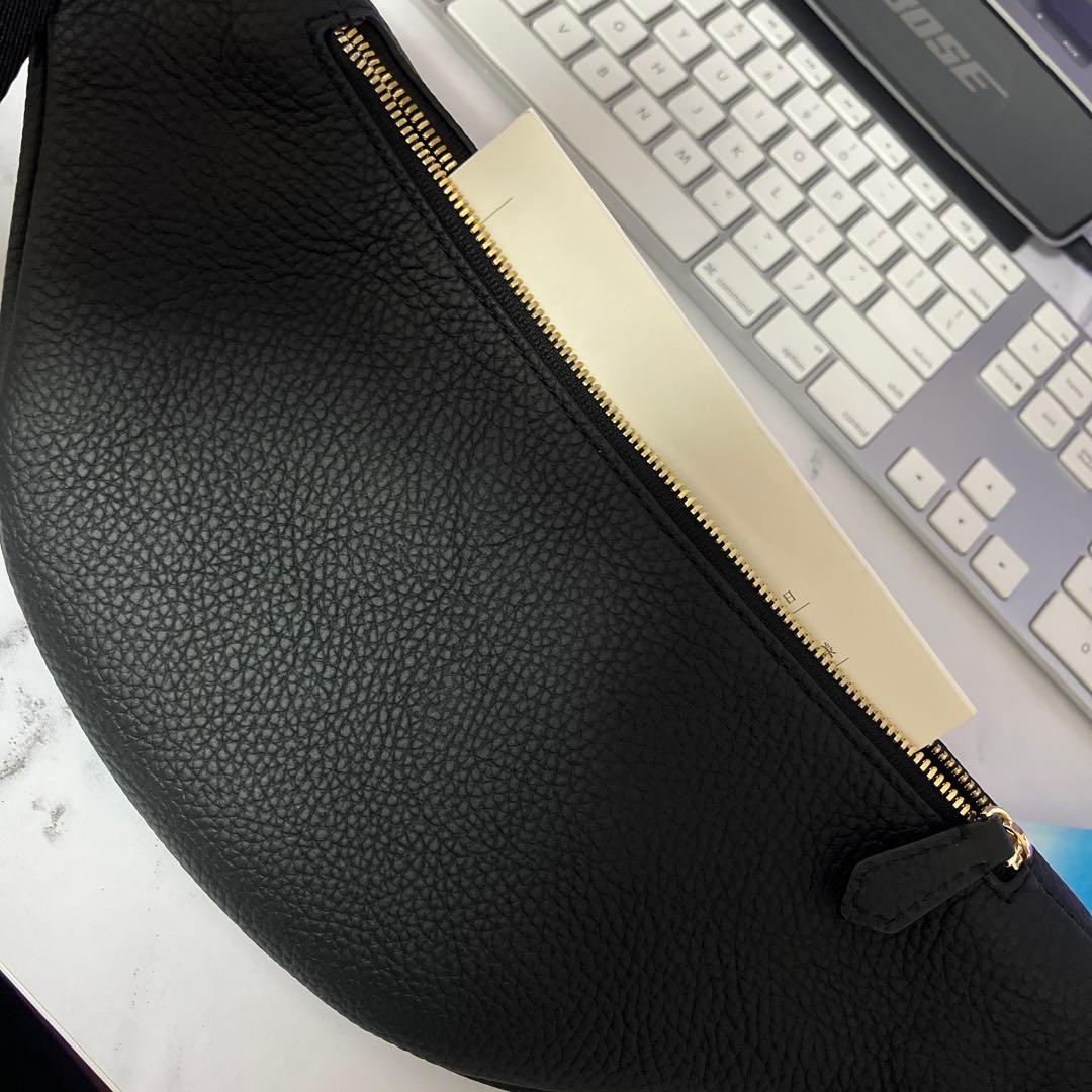 ほぼ新品] MAISON de SABRÉ レザー スリングバッグ