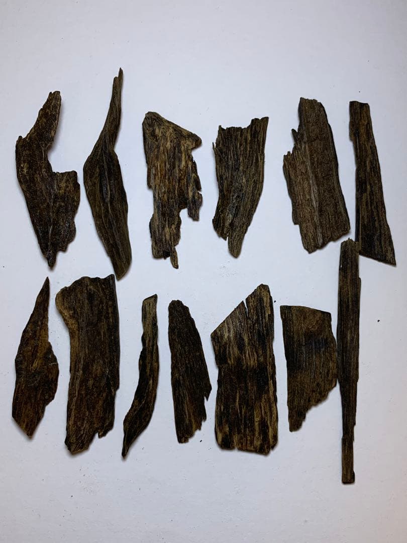 香木 インドネシア産 黒タニ10.221g  最高級沈香 お香 沈香 伽羅 香道 お香 PREMIUMシリーズ - タニ沈香 – ICHIKŌ ICHIE 一香一会