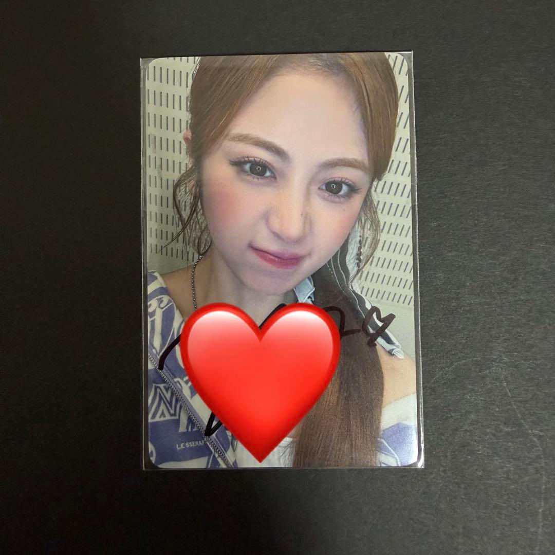 LE SSERAFIM ユンジン　直筆サイン入り ラキドロ トレカ ルセラフィム ユニバーサル 来日記念 ラキドロ 直筆サイン トレカ