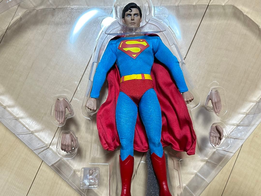 ホットトイズ スーパーマン クリストファー・リーヴ 1/6 - メルカリ