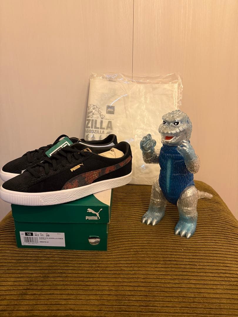 □新品未使用□ シークレットベース ゴジラ ソフビ PUMA スニーカー