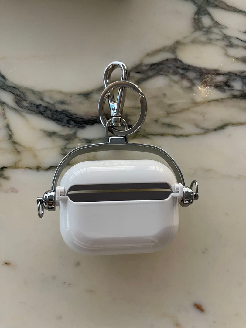 PRADA ホワイト ハンドル付き AirPodsProケース