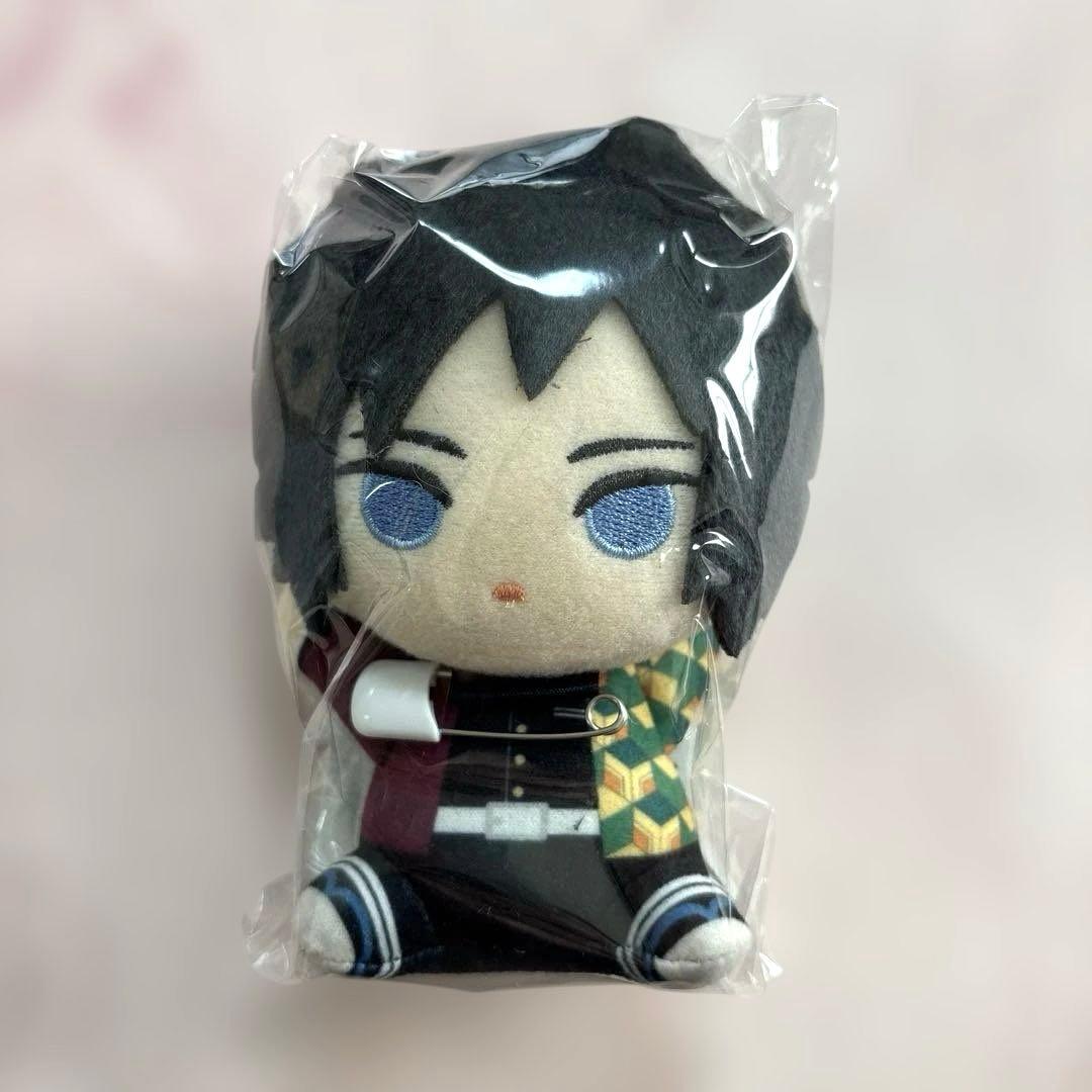 鬼滅の刃 くっつきぬいぐるみバッジ 冨岡義勇 - メルカリ